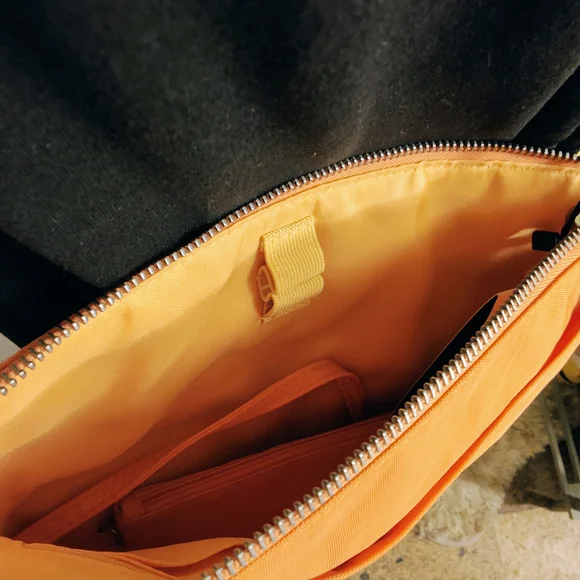 Baggallini Vibrant Orange Crossbody Bag - Picture 3 of 4